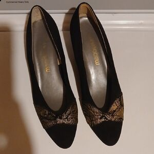 Vintage Black and Gold Flats